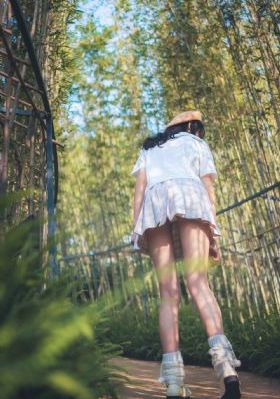 《小姐》